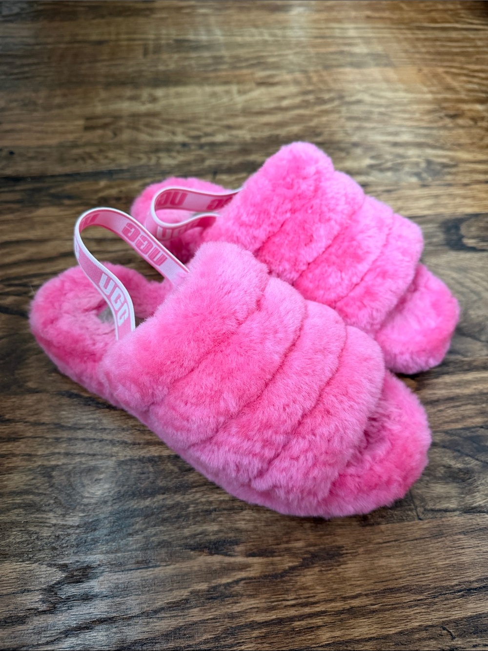 UGG Hot Pink Fluffy Slide Slipprs